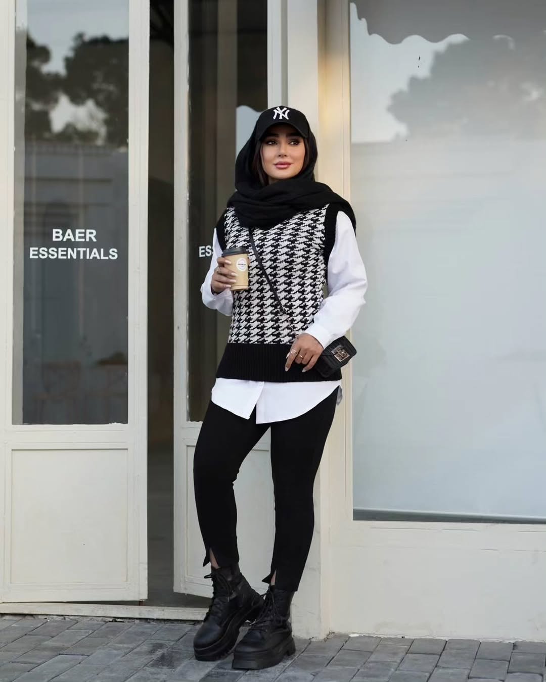 Ins_191785604